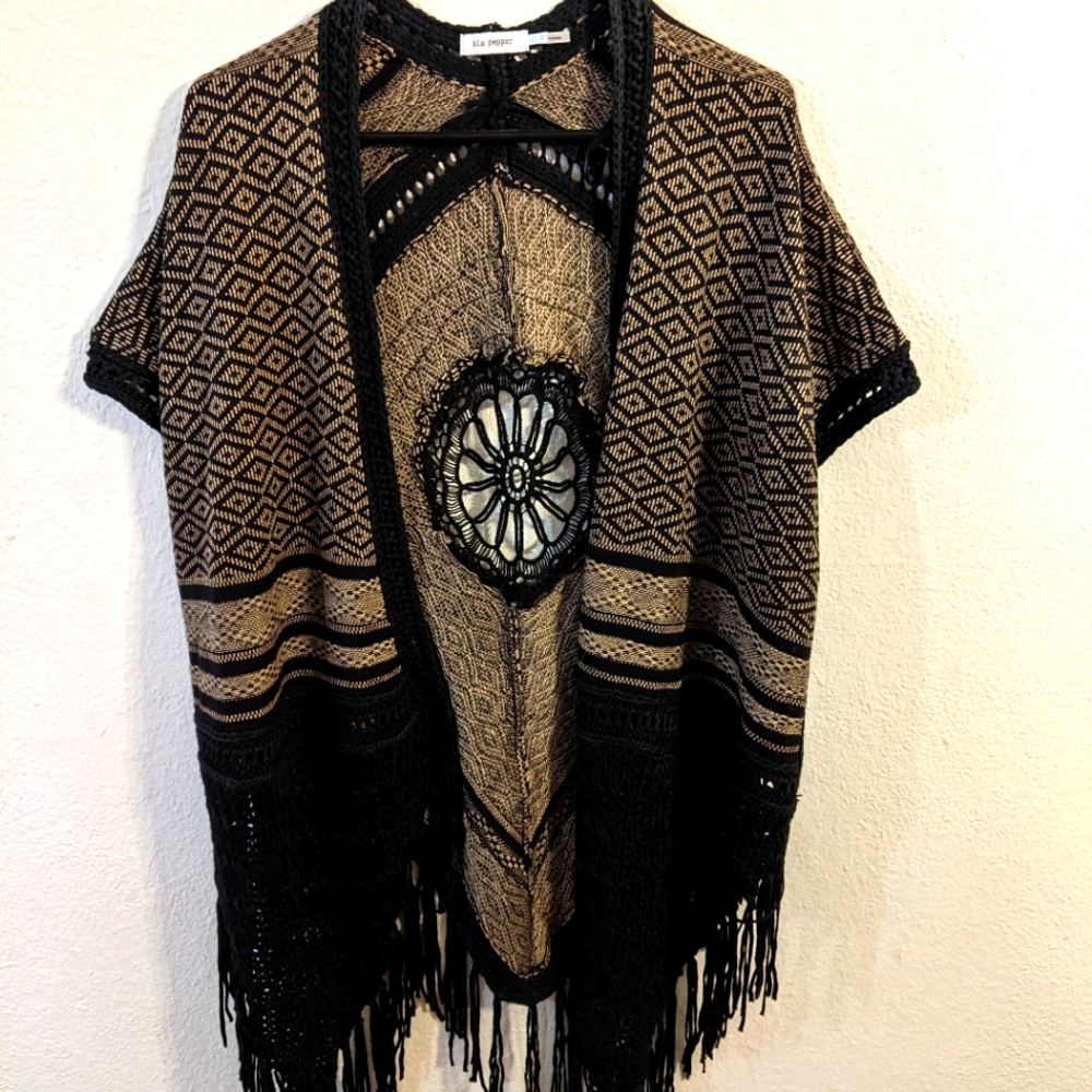 Blu Pepper shawl/cardi fringe , dual material